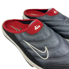 Load image into Gallery viewer, 2002 Nike air Soc Moc

