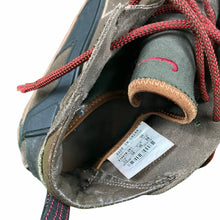 Load image into Gallery viewer, 2006 Nike ACG considered mowabb II
