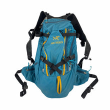 Load image into Gallery viewer, Arc’teryx chilcotin 20 backpack
