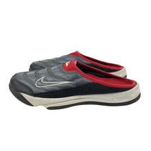 Load image into Gallery viewer, 2002 Nike air Soc Moc
