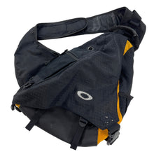 Load image into Gallery viewer, 2000s Oakley Sandbag sling
