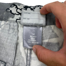 Load image into Gallery viewer, 2002 Zoo York x Futura 2000 Cargo shorts
