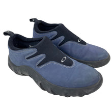 Load image into Gallery viewer, 2000s Oakley arrowhead slip on
