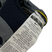 Load image into Gallery viewer, 2000 Nike Fingerless gloves
