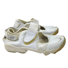 Load image into Gallery viewer, 2005 Nike Rift Perforated leather
