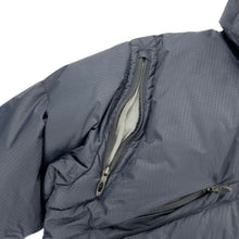 Load image into Gallery viewer, 2005 Oakley Hydrofuel 4 puffer jacket
