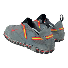Load image into Gallery viewer, 2007 Nike ACG pocketknife watershoe
