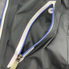 Load image into Gallery viewer, 2013 Oakley Hydrofuse sidewinder lightweight jacket
