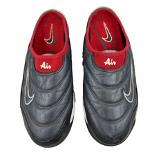 Load image into Gallery viewer, 2002 Nike air Soc Moc
