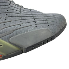 Load image into Gallery viewer, 2000 Nike Shox XT

