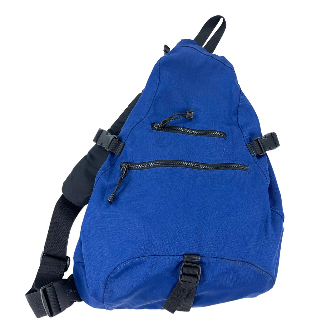 Gap outlet sling bag