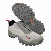 Load image into Gallery viewer, 2001 Nike ACG Wailuku
