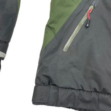 Load image into Gallery viewer, 2000s Puma storm cell sidewinder jacket
