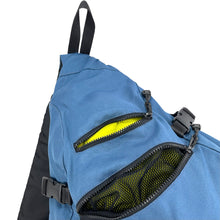 Load image into Gallery viewer, 2000s Gap sling bag
