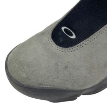 Load image into Gallery viewer, 2000s Oakley flesh slip on
