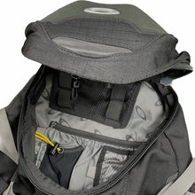 Load image into Gallery viewer, Oakley toolbox 3.0 backpack
