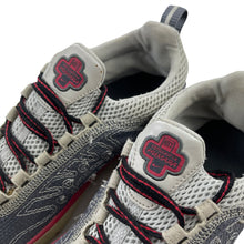 Load image into Gallery viewer, 2006 Nike Considered Humara
