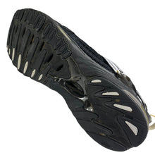 Load image into Gallery viewer, 2006 Adidas clima-cool Kona system trainers
