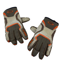 Load image into Gallery viewer, 2000s Oakley ski gloves
