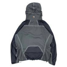 Load image into Gallery viewer, 2000s Mountain Hardwear conduit sofshell
