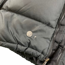 Load image into Gallery viewer, 1990s Mountain hardwear Puffa Jacket
