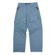Load image into Gallery viewer, 2000s Levi’s Silvertab cargo trouser
