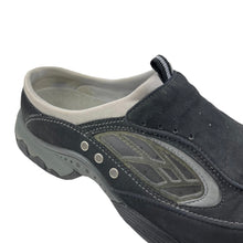 Load image into Gallery viewer, 2000s Clarks active slip on

