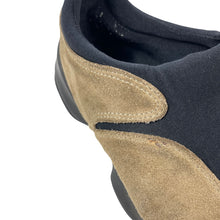 Load image into Gallery viewer, 2000s Oakley flesh slip on
