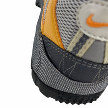 Load image into Gallery viewer, 2001 Nike terra air Humara slip on
