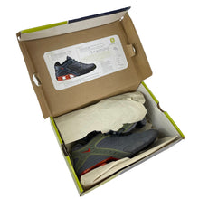 Load image into Gallery viewer, 2000 Nike Shox XT
