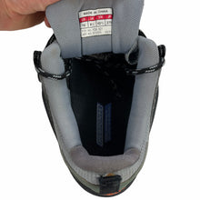 Load image into Gallery viewer, 2001 Adidas response trail
