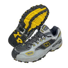 Load image into Gallery viewer, 1990s new balance all terrain 806
