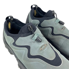 Load image into Gallery viewer, 2000s Oakley teeth slip on toggle
