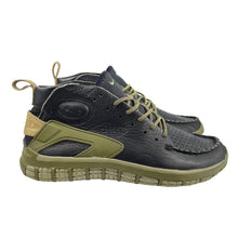 Load image into Gallery viewer, 2005 sample Nike Mowabb II considered
