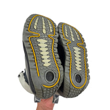 Load image into Gallery viewer, 2000 Nike ACG snow boot
