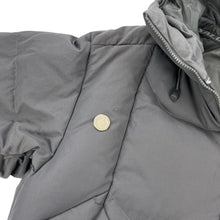Load image into Gallery viewer, 2006 Salomon down puffer
