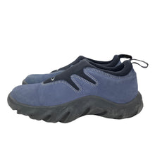 Load image into Gallery viewer, 2000s Oakley arrowhead slip on
