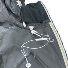 Load image into Gallery viewer, 2013 Oakley Hydrofuse sidewinder lightweight jacket

