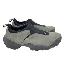 Load image into Gallery viewer, 2000s Oakley flesh slip on
