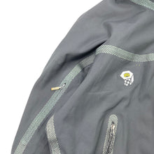 Load image into Gallery viewer, 2000s Mountain Hardwear conduit soft shell
