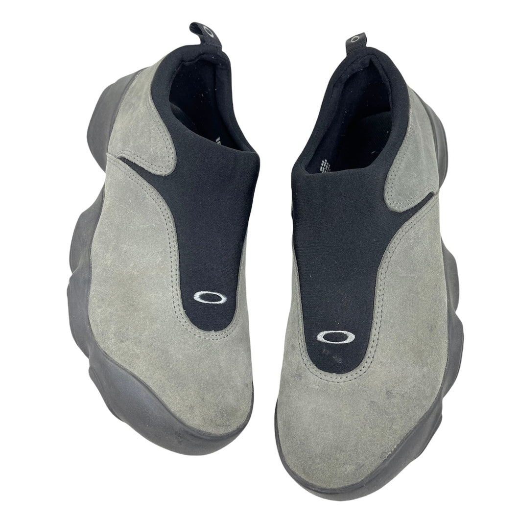 2000s Oakley flesh slip on