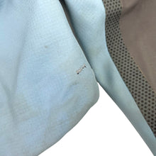 Load image into Gallery viewer, 2000s Mountain Hardwear conduit softshell
